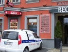 Becherplatz (markýzy + skleněné informační tabule) Karlovy Vary